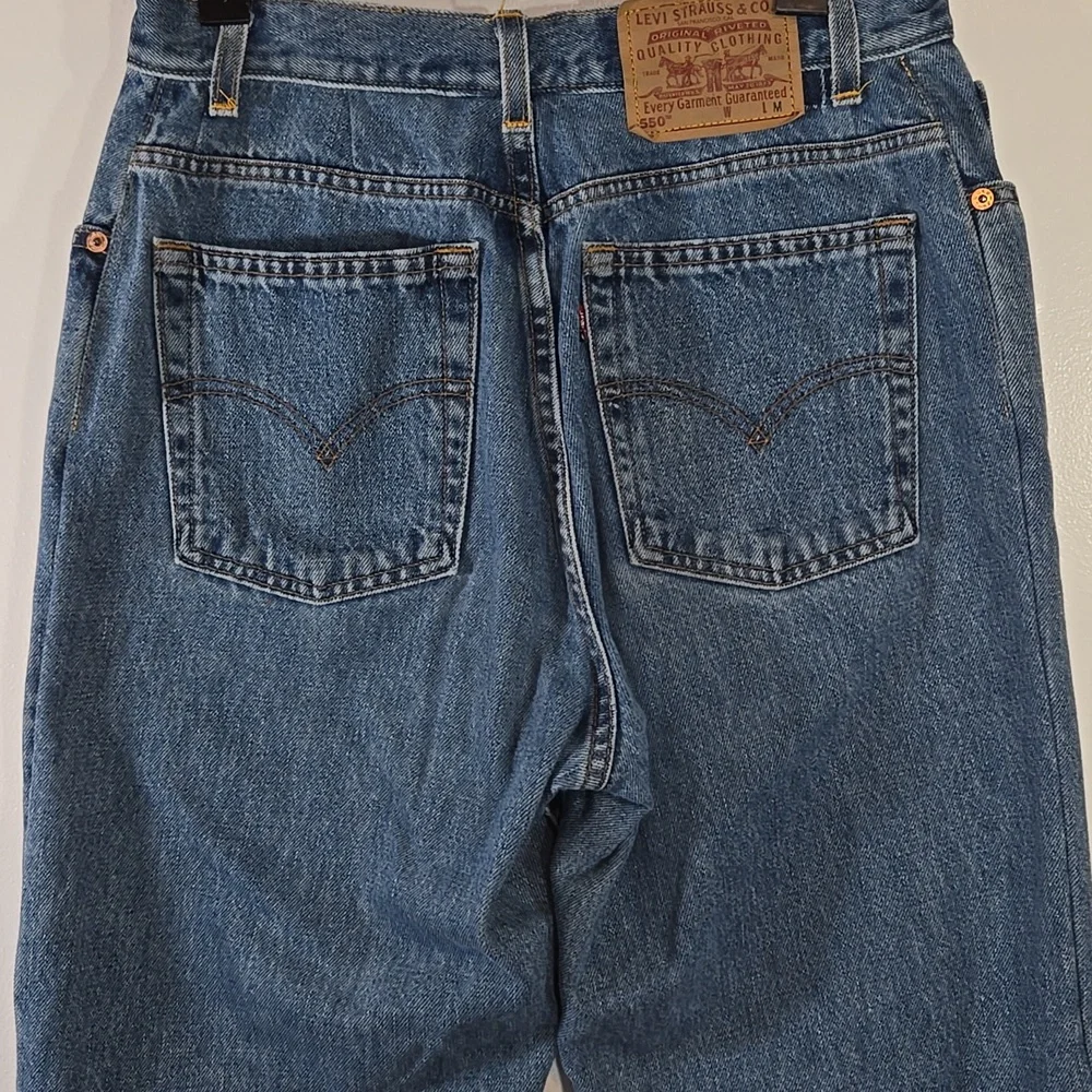 Levi's 550 Relaxed Blue Denim Painted Yellow Banana Design Tapered Leg Jeans - Picture 8 of 15